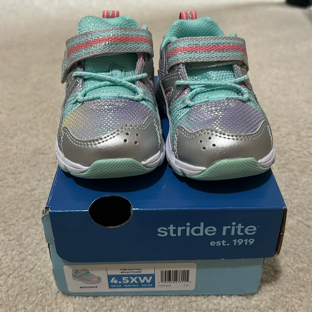 Turquoise stride rite size 4.5 XW or W. Extra wide or wide. New condition.